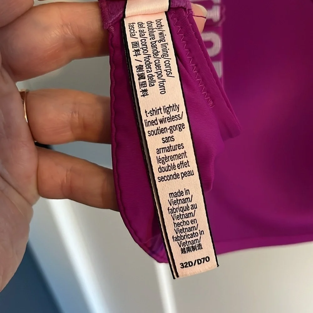 Victoria's Secret Women's Lightly Lined Wireless T-Shirt Bra Magenta 32D